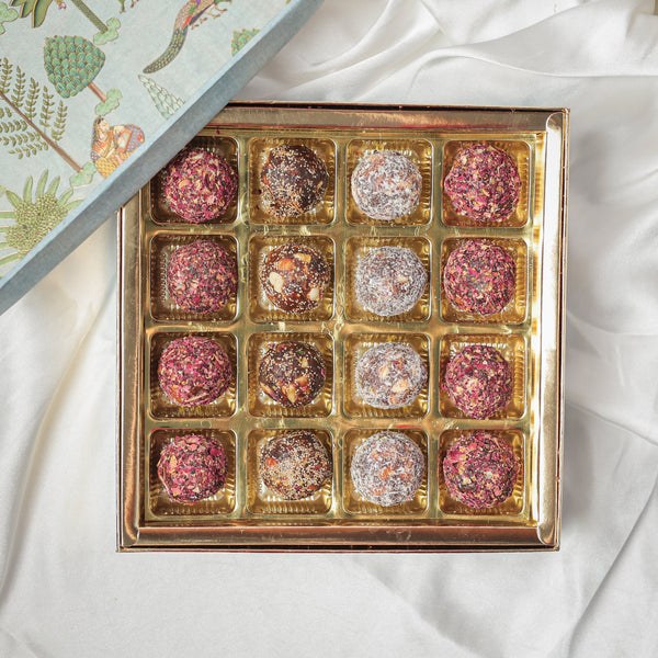 PRABHA Pack Of 16 Nuts & Dates Ladoos